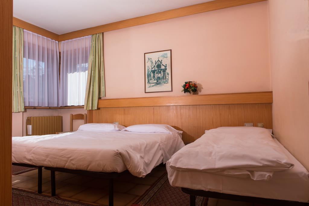 Hotel La Baita Livigno Ruang foto