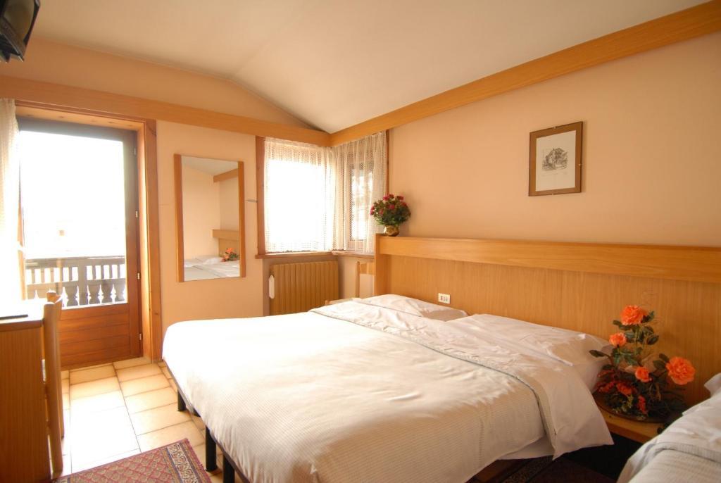 Hotel La Baita Livigno Ruang foto